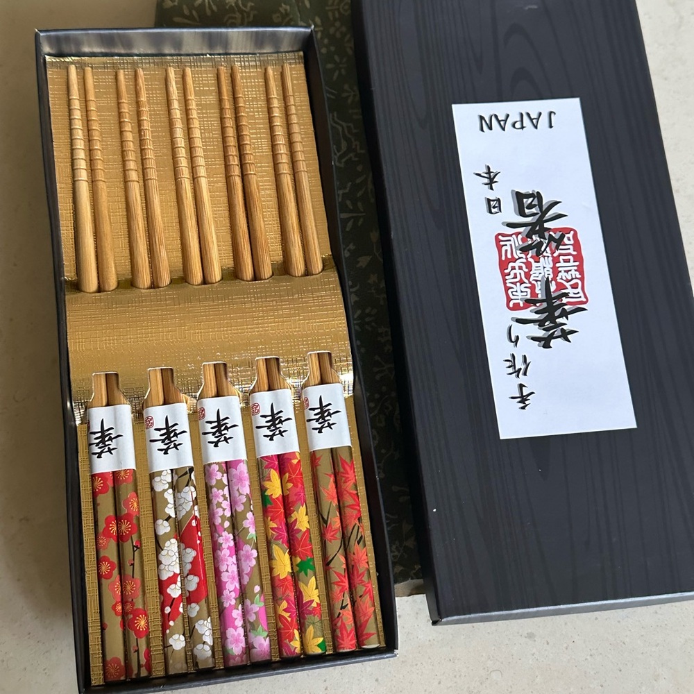 Decorative Japanese Chopstick Set - Multicolor Patterns. Gorgeous & pretty. - Picture 2 of 4